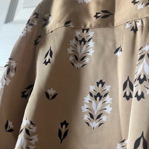 Ann Taylor Beige Floral Blouse - Picture 4 of 6